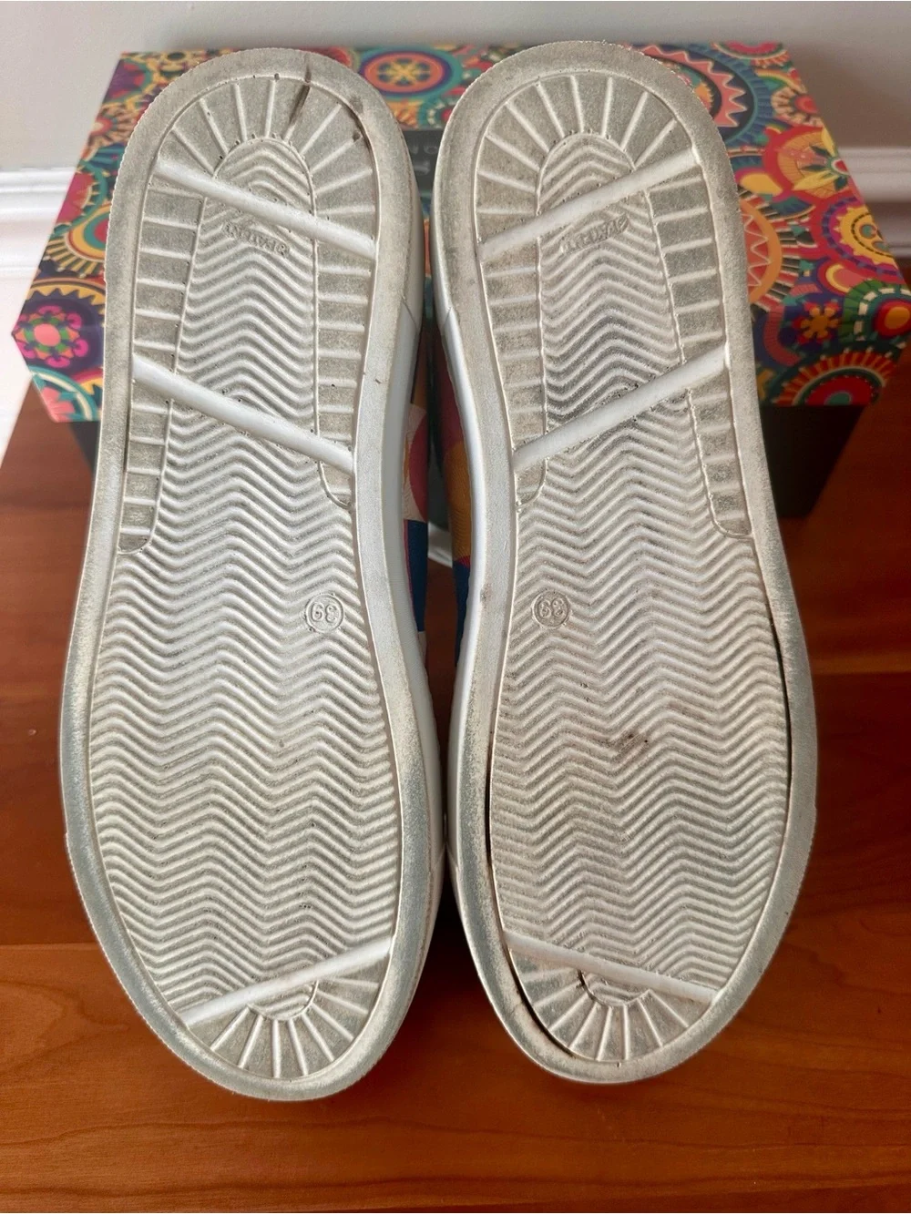 Embassy London Camila platform sneakers in Groovy colorway